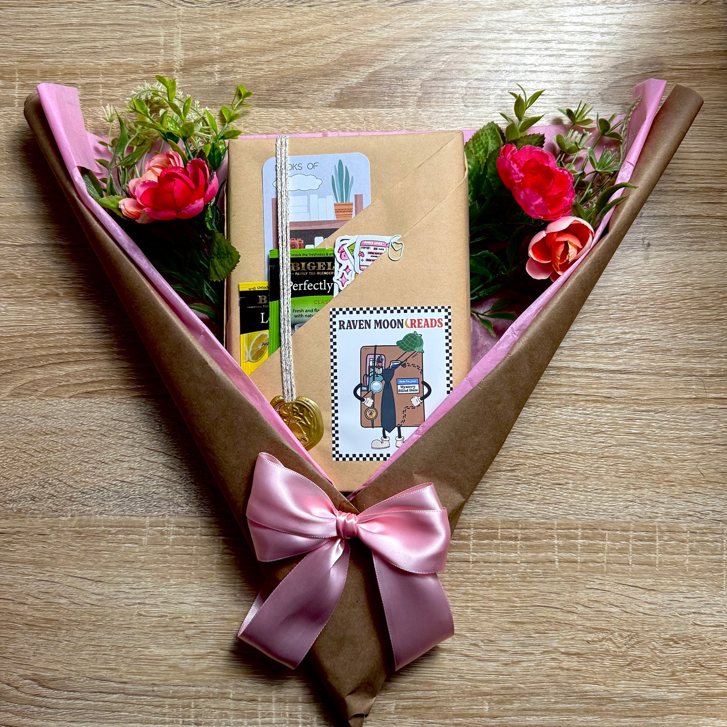 Blind Date With a Book-quet โ New Curated Book Gift Wrapped Like a Bouquet (Choose Genre + Extras) Book Bouquet Flower